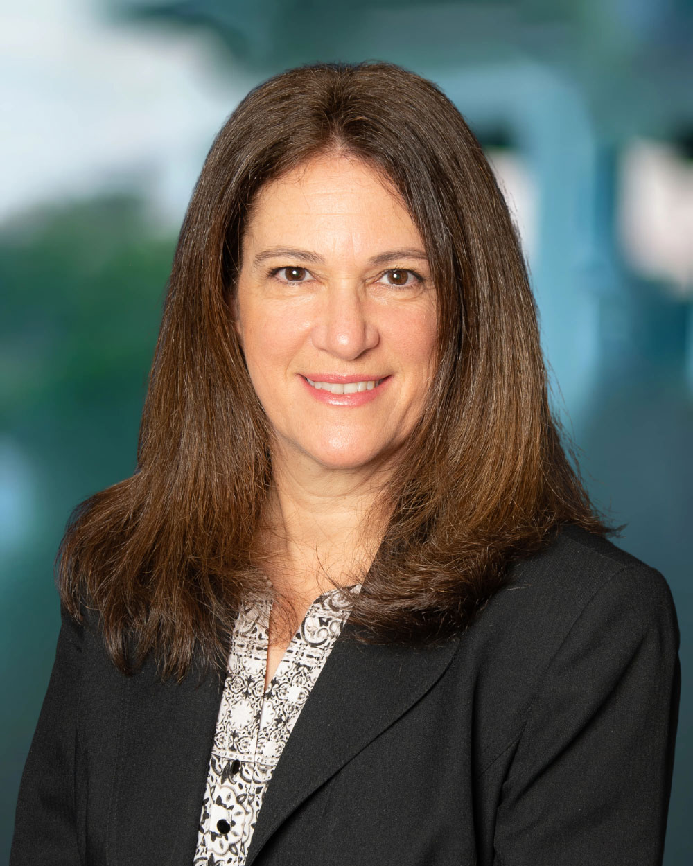 Holly Ciferri headshot